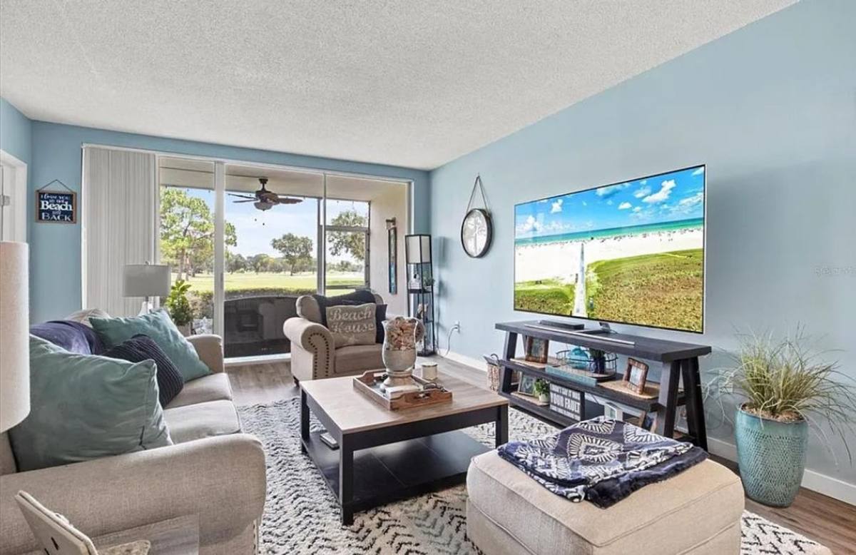 Condo for rent at 7461 W Country Club Dr N, Sarasota, FL 34243