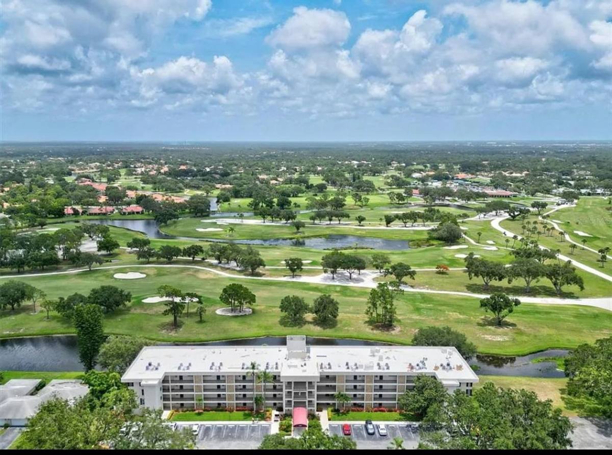 Condo for rent at 7461 W Country Club Dr N, Sarasota, FL 34243