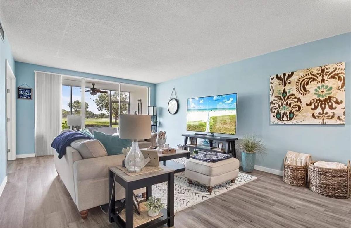 Condo for rent at 7461 W Country Club Dr N, Sarasota, FL 34243