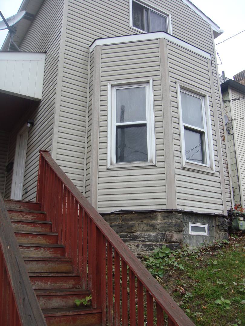 Apartment for rent at 282 Jackson St, Rochester, PA 15074