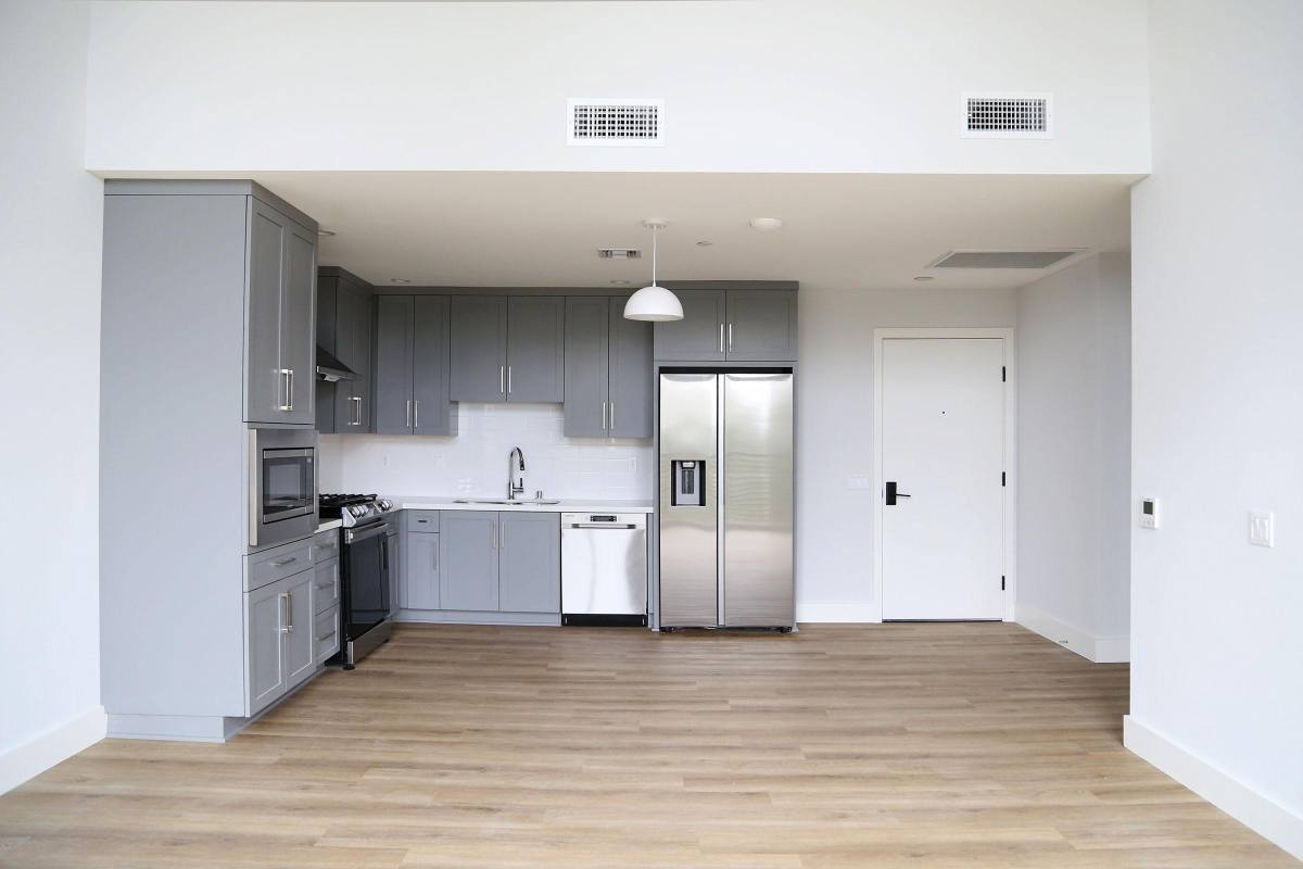 Apartment for rent at 101 S Chapel Ave, Alhambra, CA 91801
