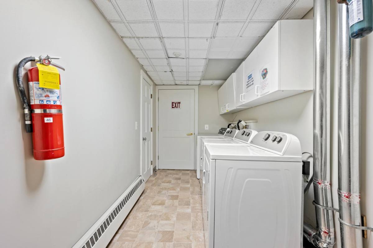 Apartment for rent at 7 Oak St #1, Worcester, MA 01609