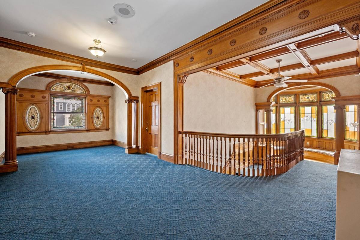 Apartment for rent at 7 Oak St #1, Worcester, MA 01609