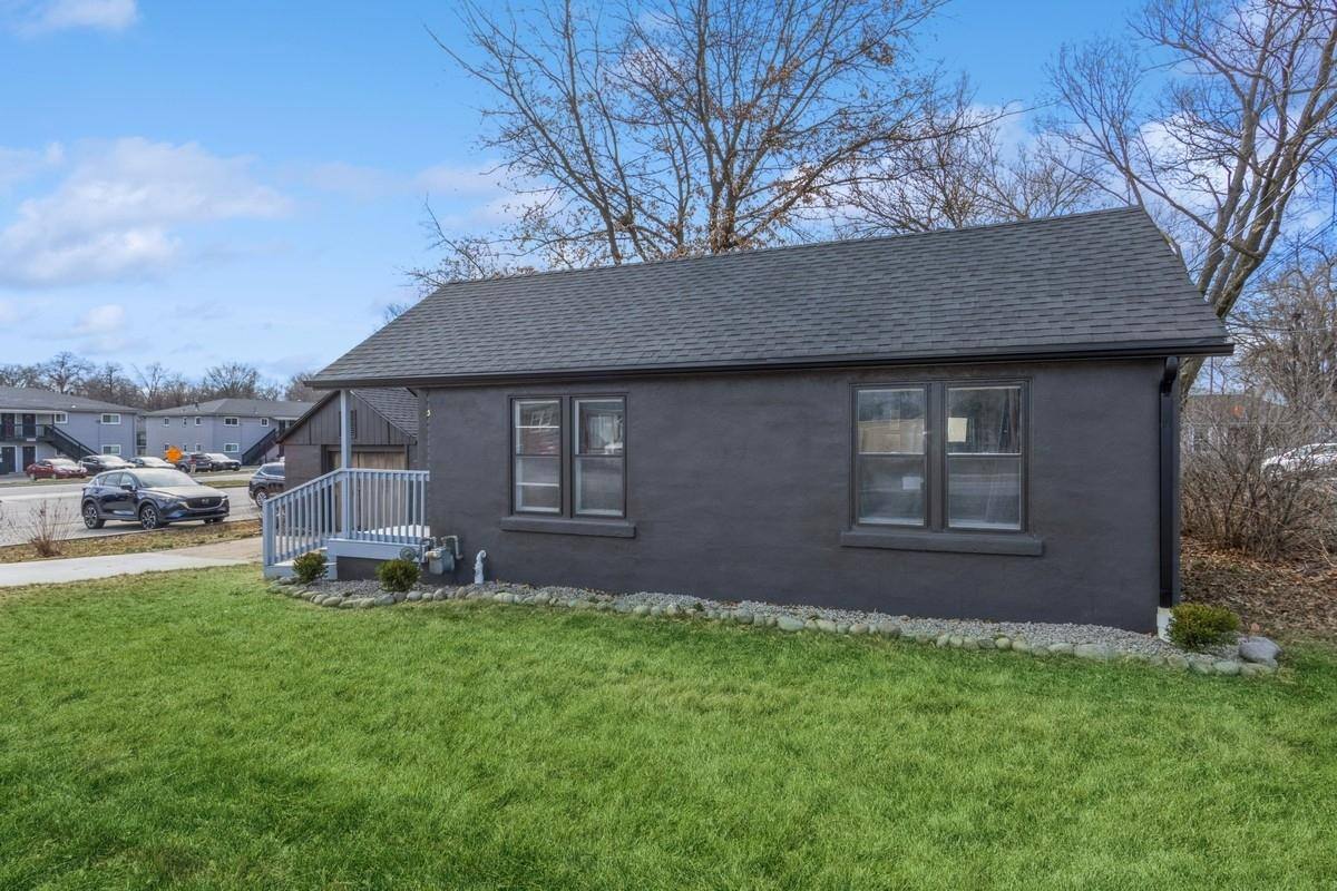 House for rent at 5938 Barton Dr, Shawnee, KS 66203