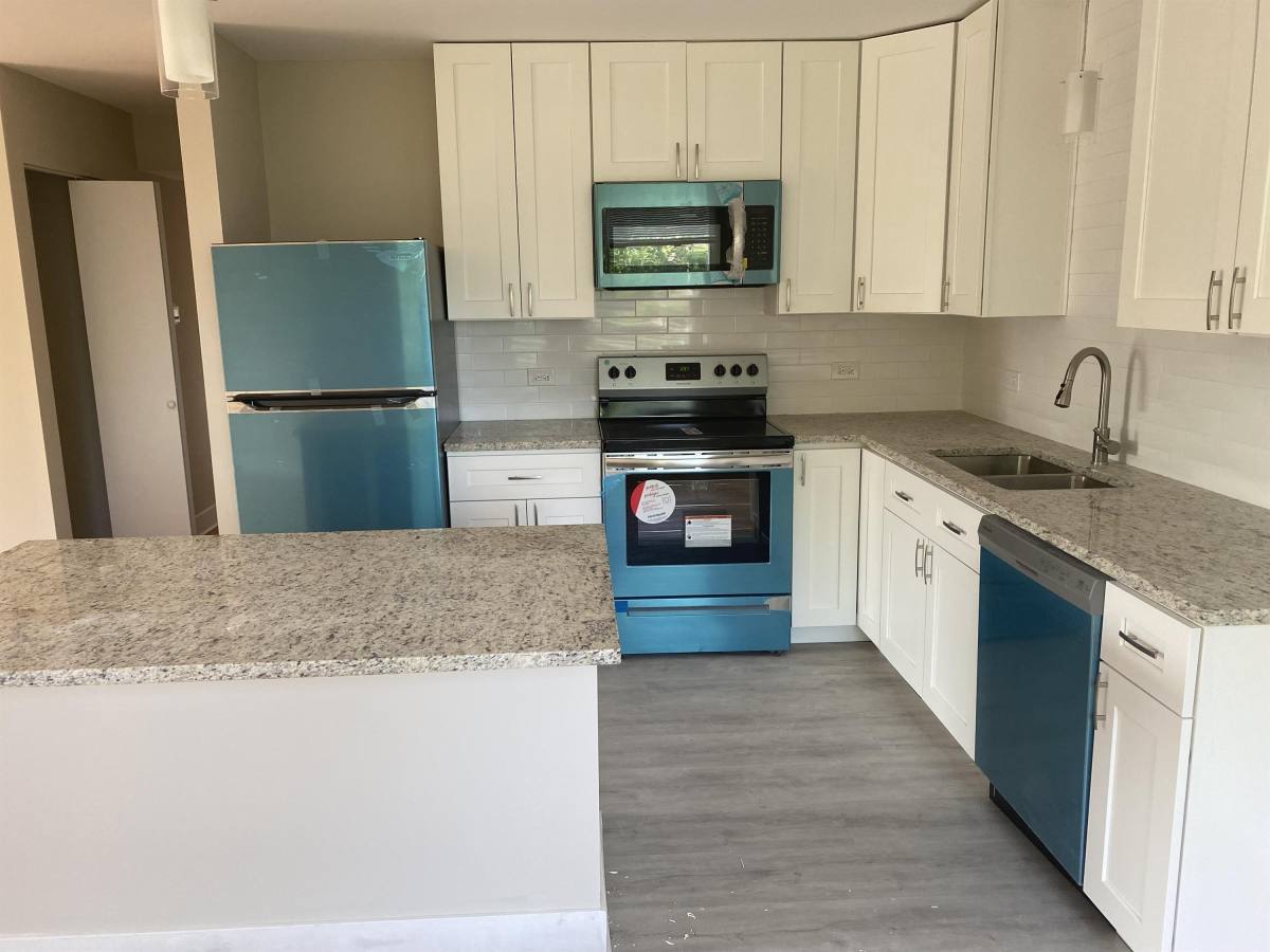 Apartment for rent at 6720 N Damen Ave #3B, Chicago, IL 60645