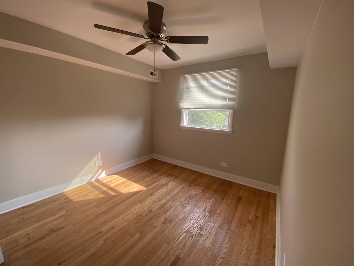 Apartment for rent at 6720 N Damen Ave #3B, Chicago, IL 60645