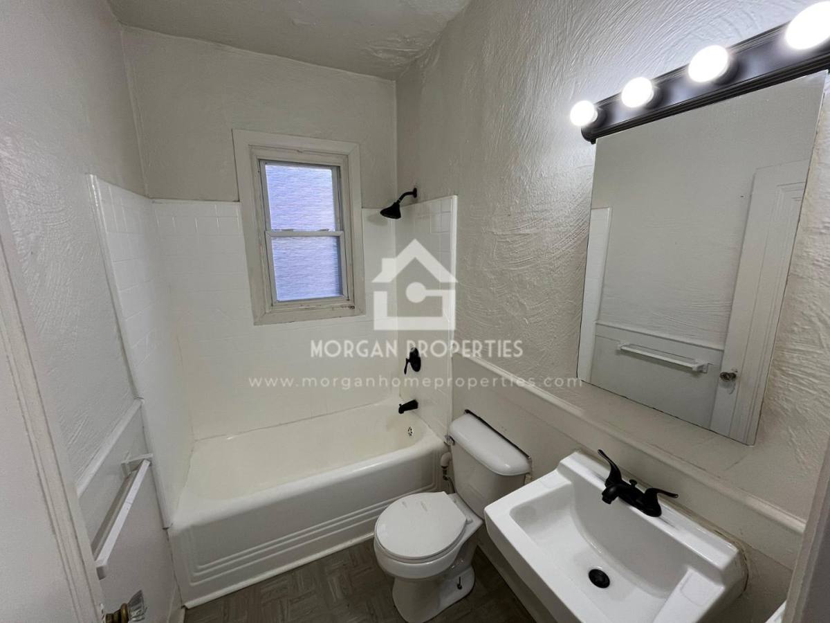 Apartment for rent at 1231 W Walnut St #104, Kokomo, IN 46901