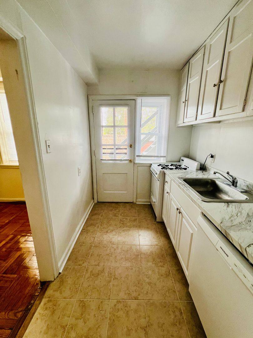Apartment for rent at 2702 Kensington Ave, Richmond, VA 23220