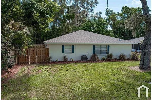 Apartment for rent at Bears, 1613 28th St W #1, Bradenton, FL 34205