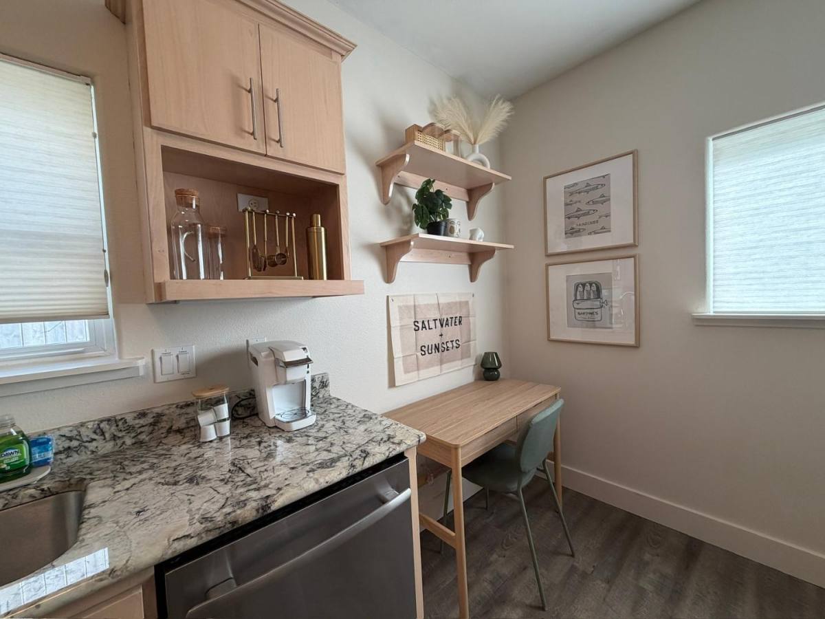House for rent at 1012 SW 11th St #B, Lincoln City, OR 97367