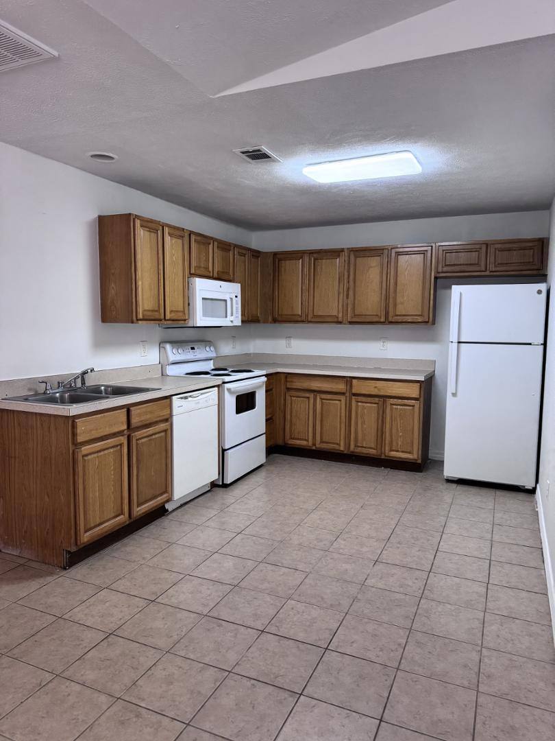 Apartment for rent at 8016 Lowndes St #1, Bay Saint Louis, MS 39520