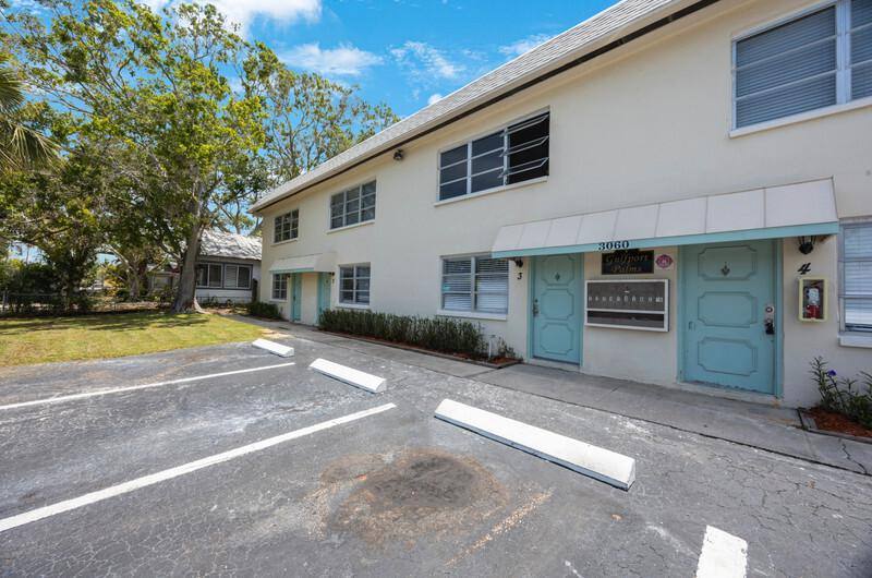 Apartment for rent at 3060 Clinton St S #8, Saint Petersburg, FL 33707