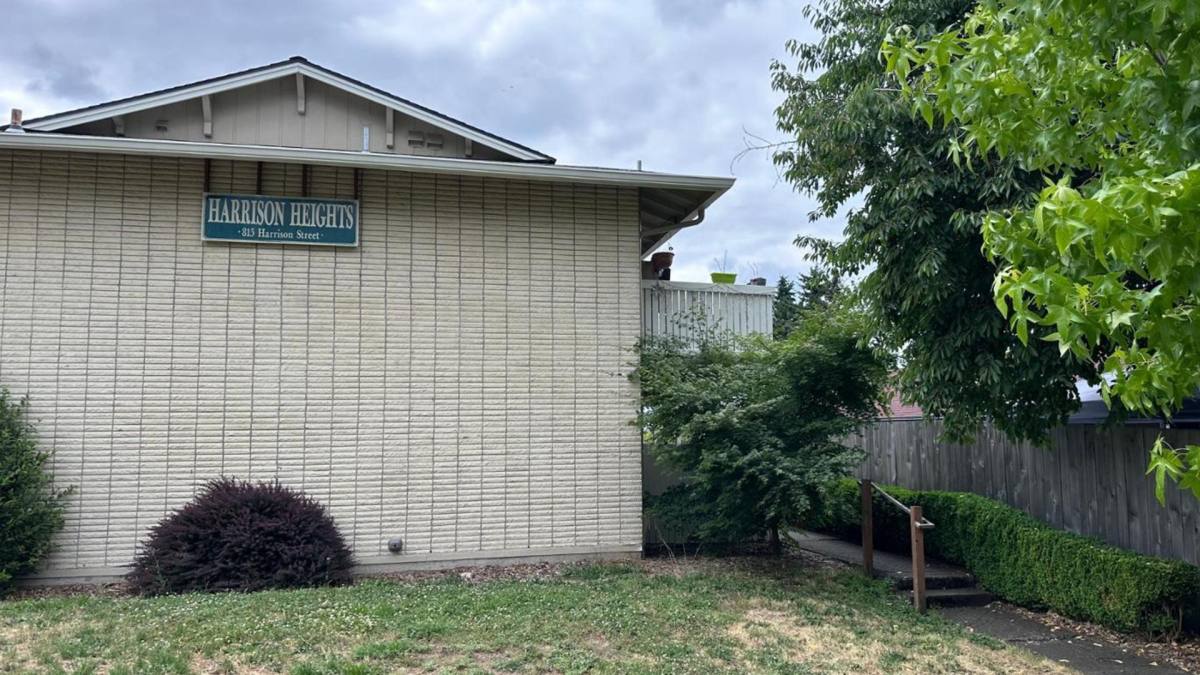 Apartment for rent at 815 Harrison St #2, Oregon City, OR 97045