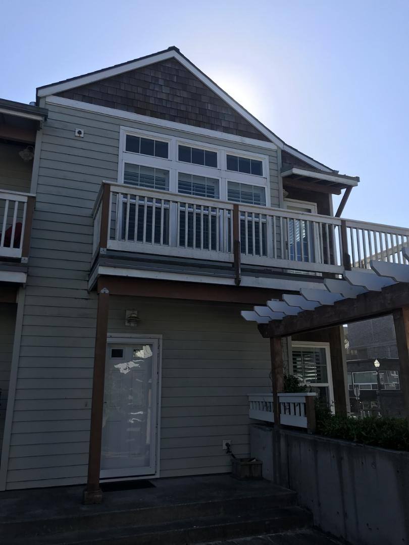 Condo for rent at 325 NW Coast St #A, Newport, OR 97365