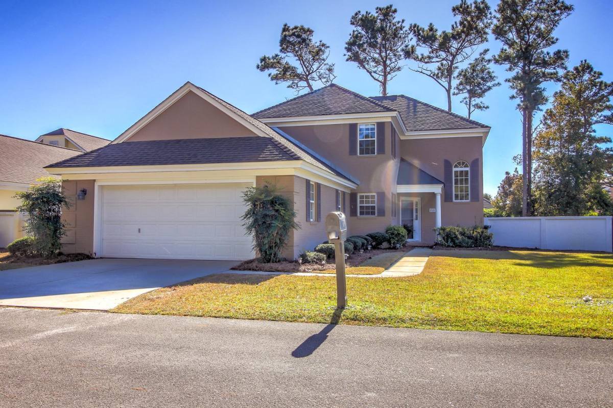 House for rent at 219 Brandywine Place Dr, Morehead City, NC 28557