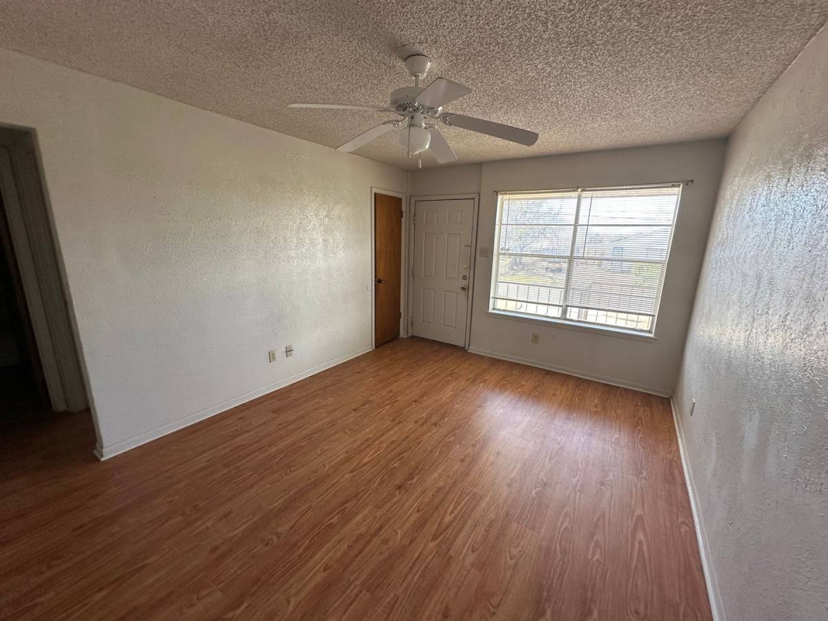 Apartment for rent at 104 W Anderson Ave, Copperas Cove, TX 76522