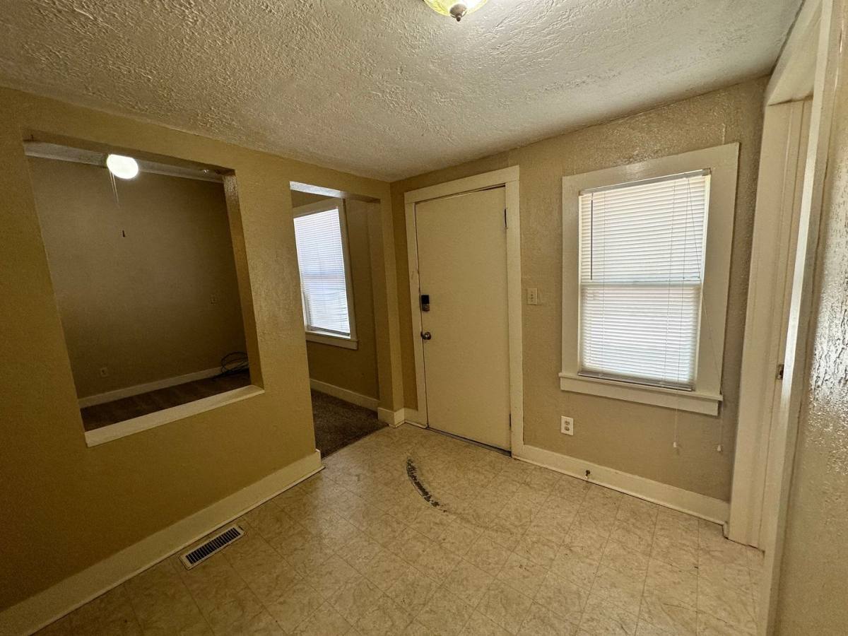 Apartment for rent at 715 Asp Ave, Norman, OK 73069