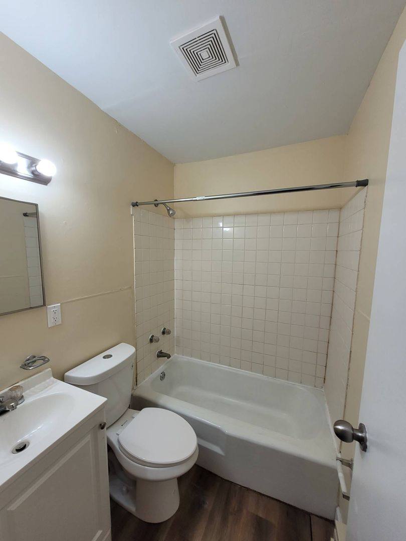Apartment for rent at 355 N Dr, Rantoul, IL 61866