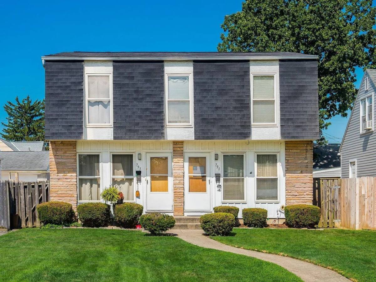 Townhouse for rent at 793 Wiltshire Rd, Columbus, OH 43204