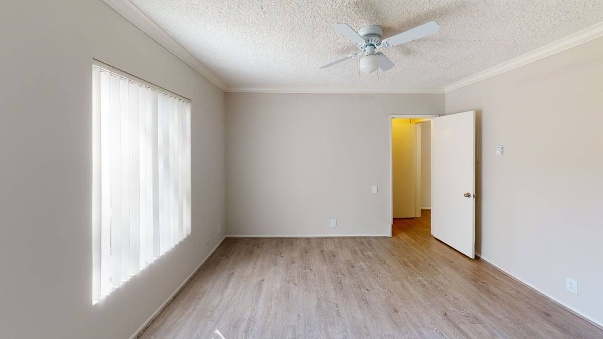 Apartment for rent at 18643 Collins St, Tarzana, CA 91356
