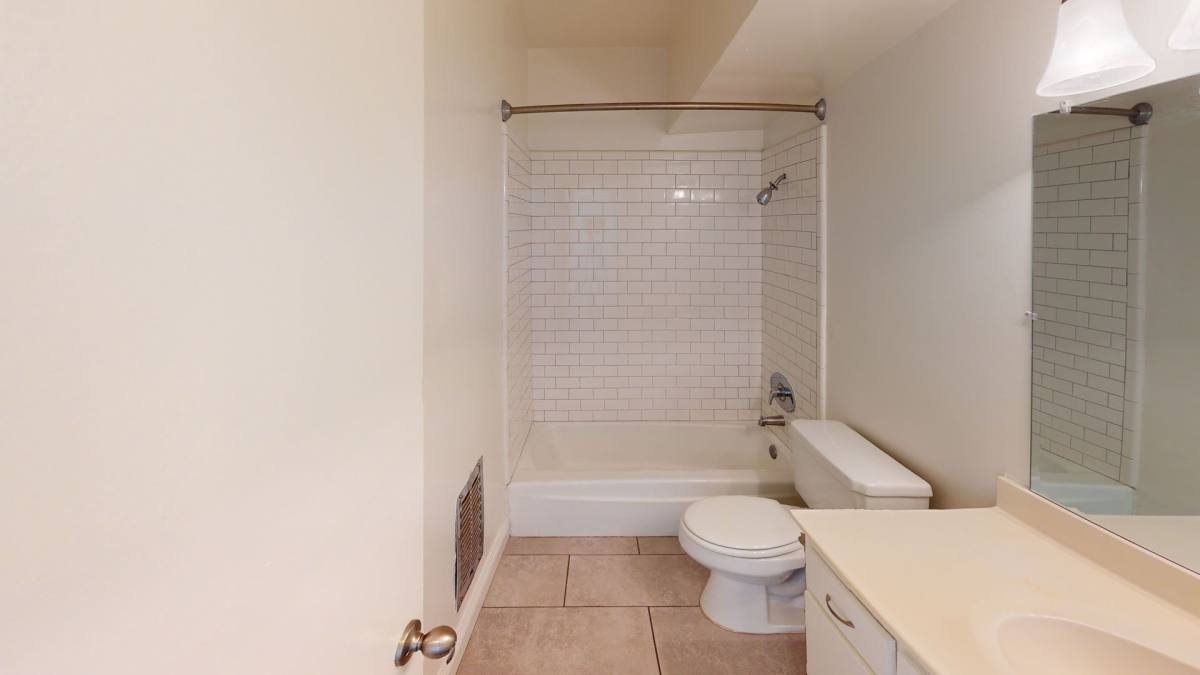 Apartment for rent at 18643 Collins St, Tarzana, CA 91356