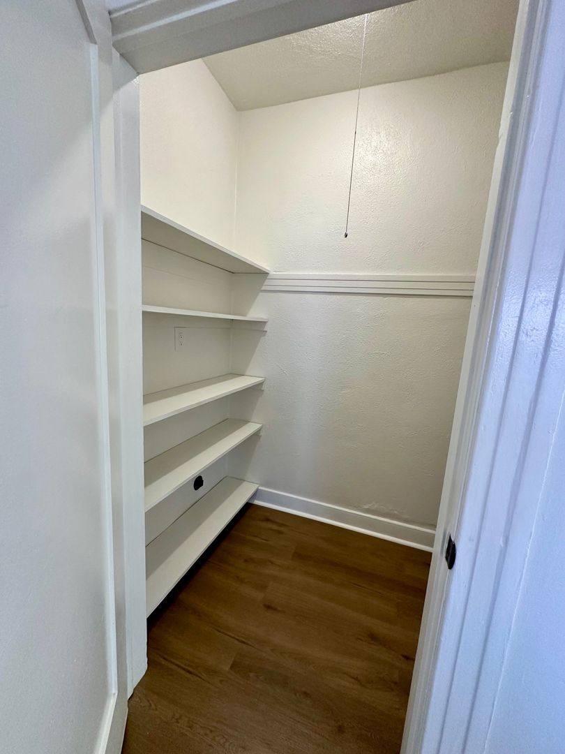Apartment for rent at 2616-2618 Buckingham Rd, Los Angeles, CA 90016