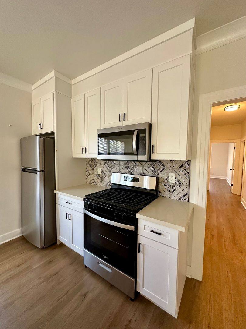 Apartment for rent at 2616-2618 Buckingham Rd, Los Angeles, CA 90016