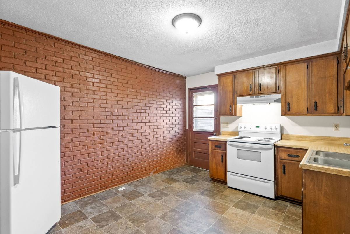 Apartment for rent at 1221 Madison St, Clarksville, TN 37040