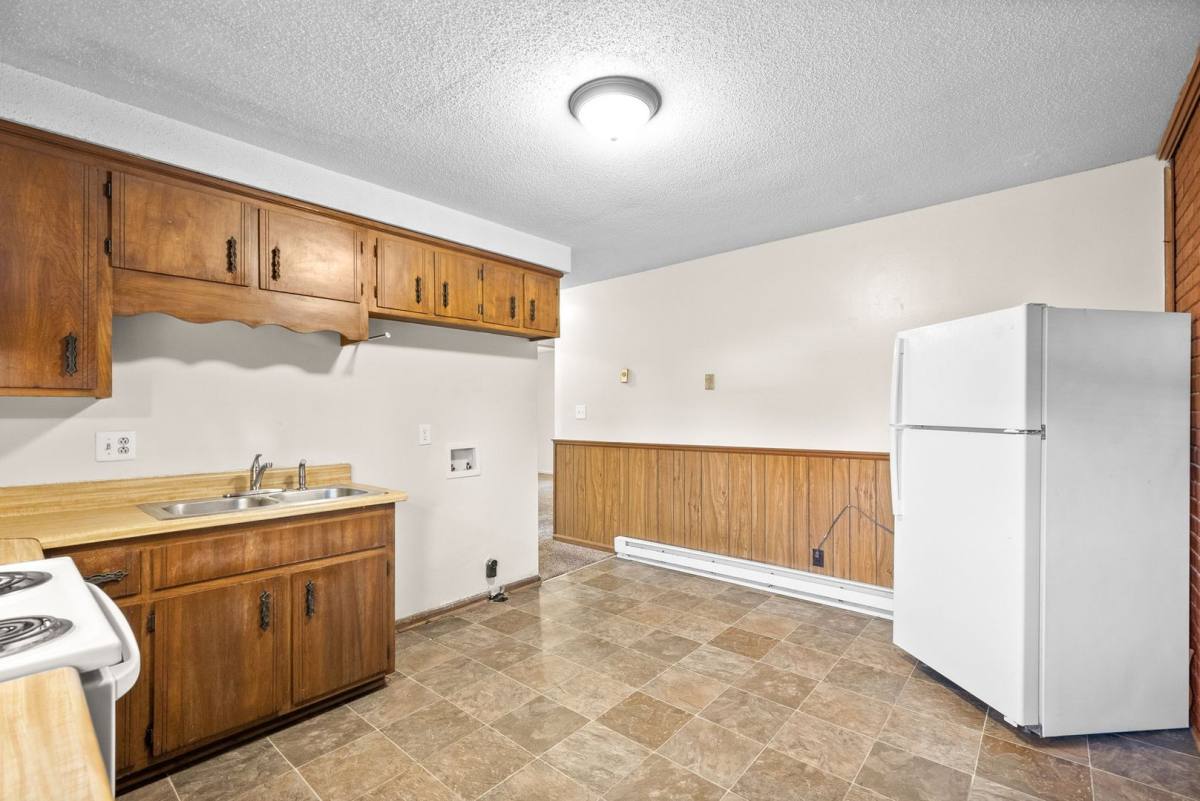 Apartment for rent at 1221 Madison St, Clarksville, TN 37040