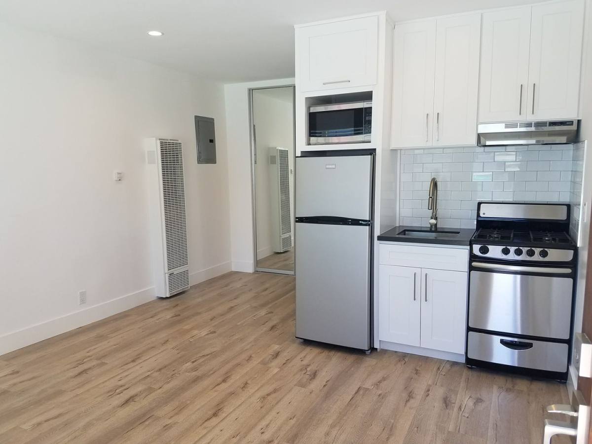 Apartment for rent at 716-717 Indiana Court, El Segundo, CA 90245