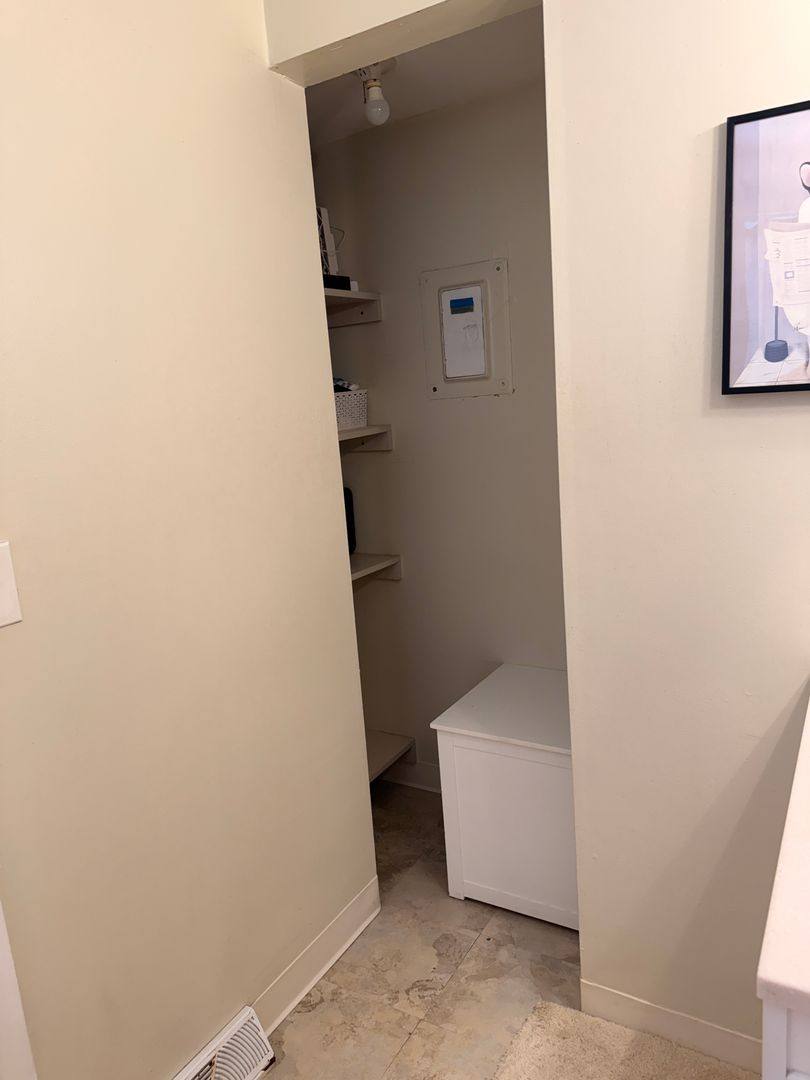 Apartment for rent at 55 W Starr Ave, Columbus, OH 43201