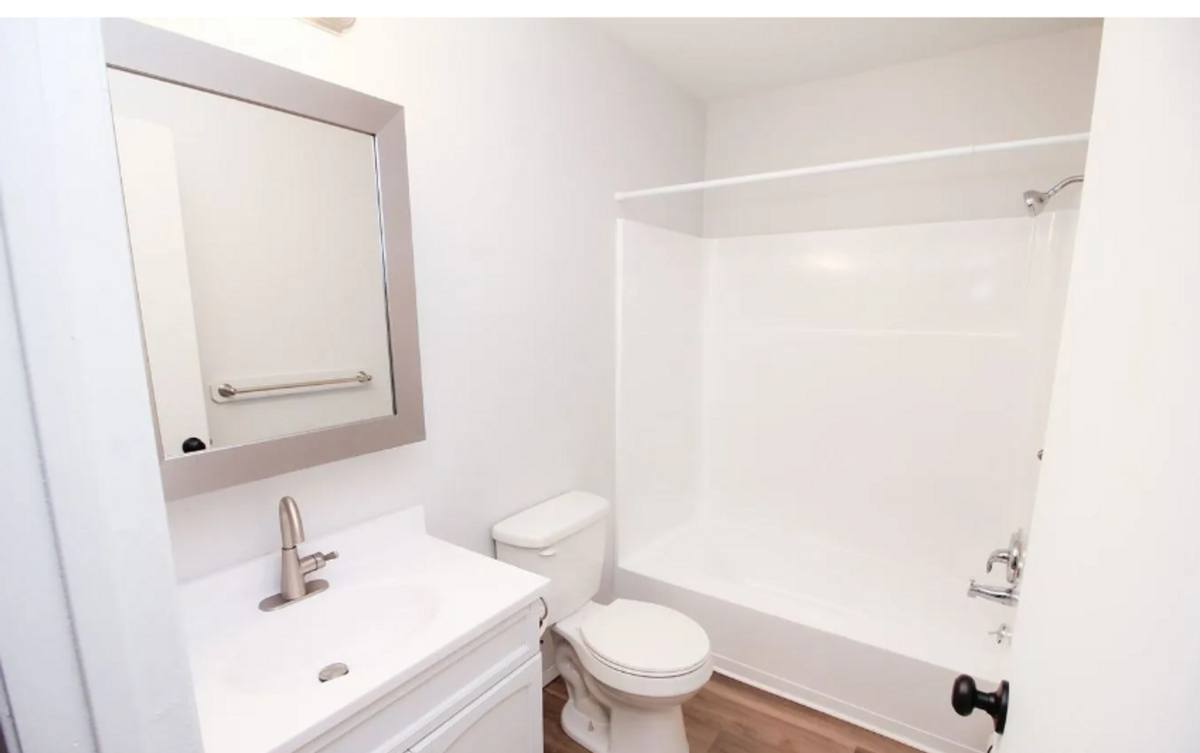 Apartment for rent at 2009 E Nye St & Lewis Ave #6, Sioux Falls, SD 57103