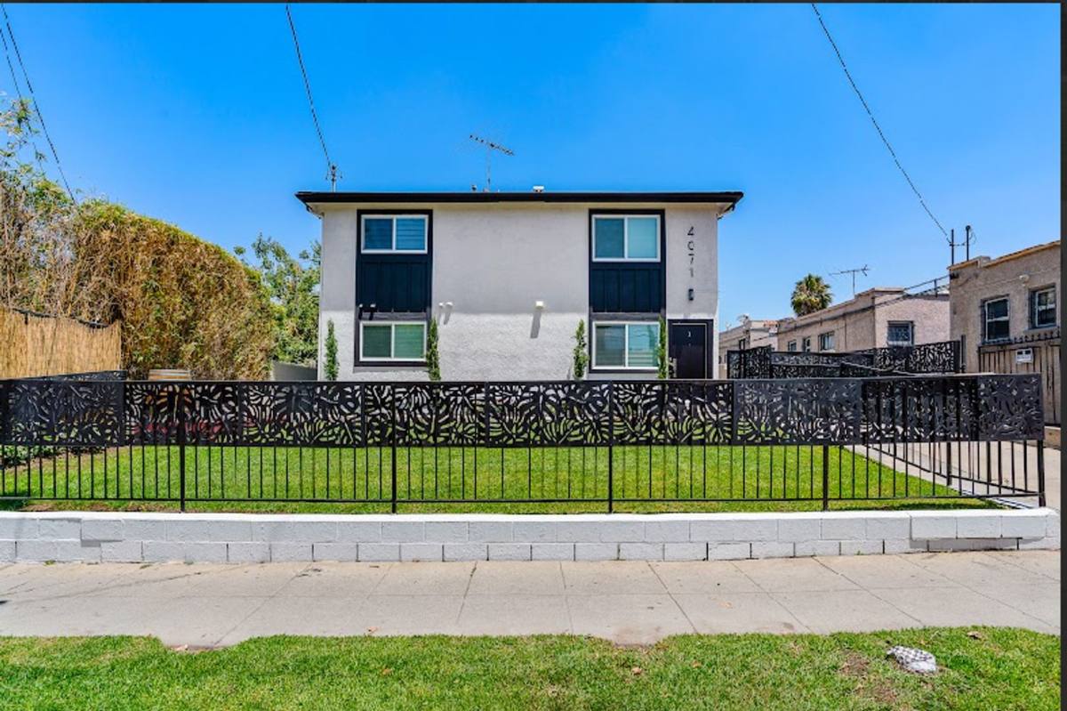 Apartment for rent at 4071 Melrose Ave, Los Angeles, CA 90029