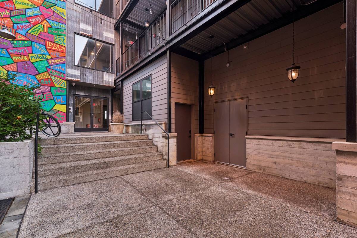 Apartment for rent at 909 Corinthian Ave, Philadelphia, PA 19130