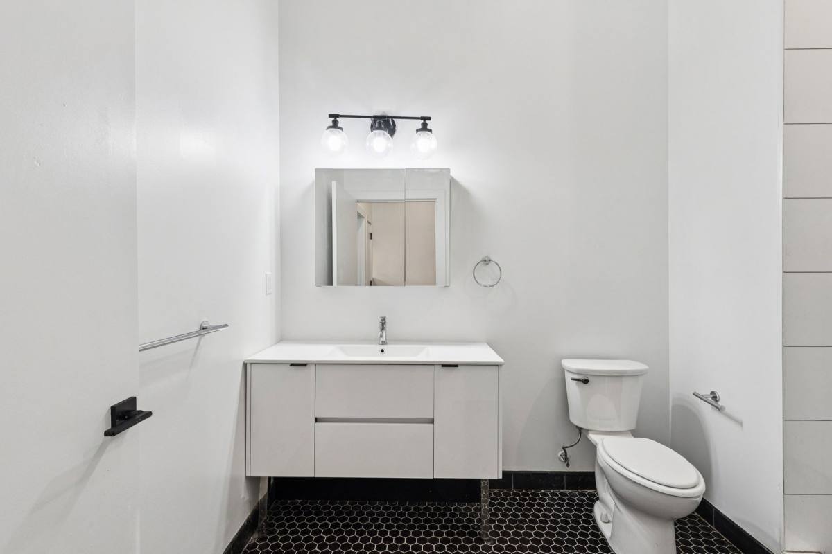 Apartment for rent at 909 Corinthian Ave, Philadelphia, PA 19130