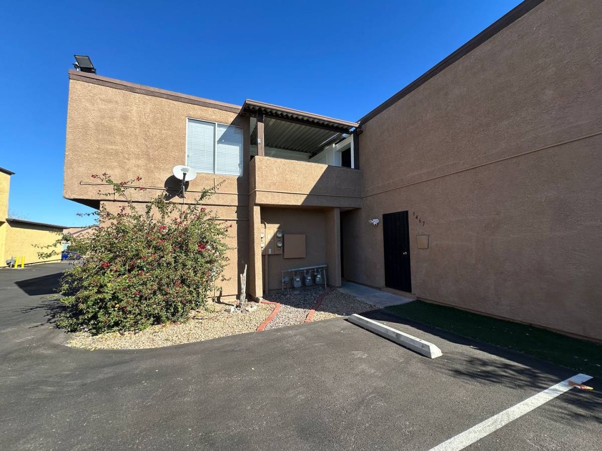 Condo for rent at 1467 Hialeah Dr, Las Vegas, NV 89119