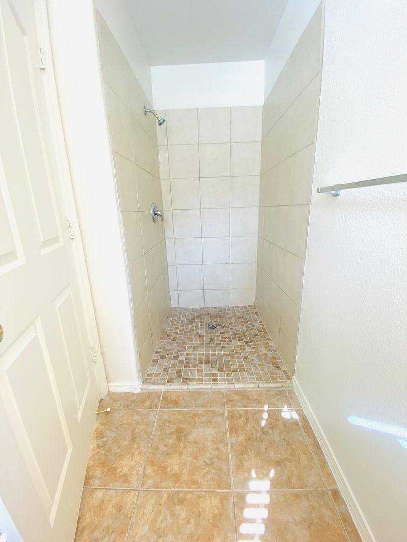 941 W Dakota Ave, Fresno, CA 93705 - Apartment for Rent - Image 10