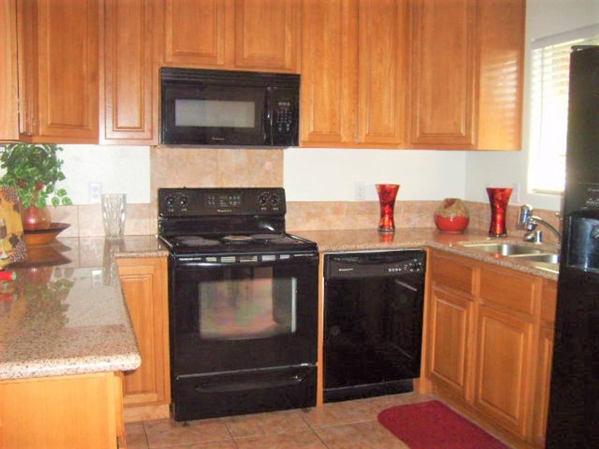 941 W Dakota Ave, Fresno, CA 93705 - Apartment for Rent - Image 1