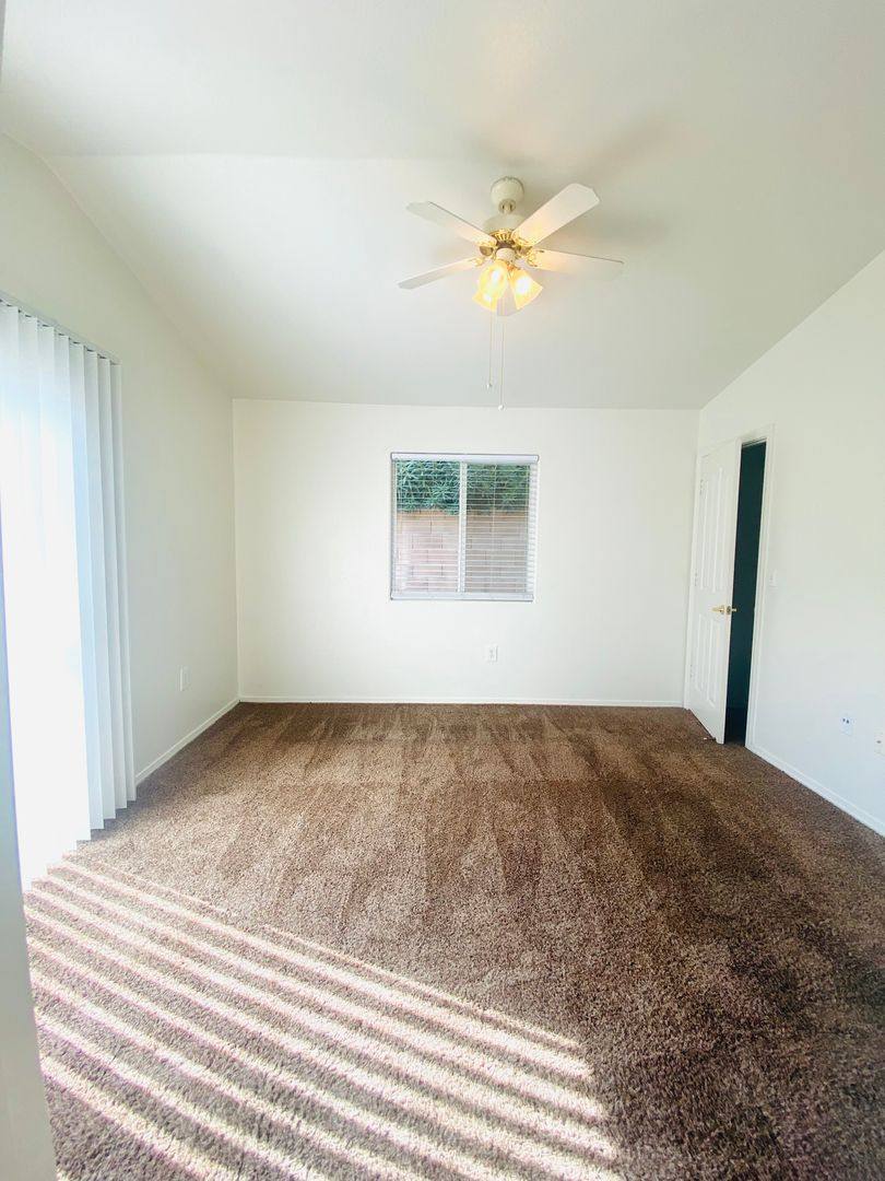 941 W Dakota Ave, Fresno, CA 93705 - Apartment for Rent - Image 12