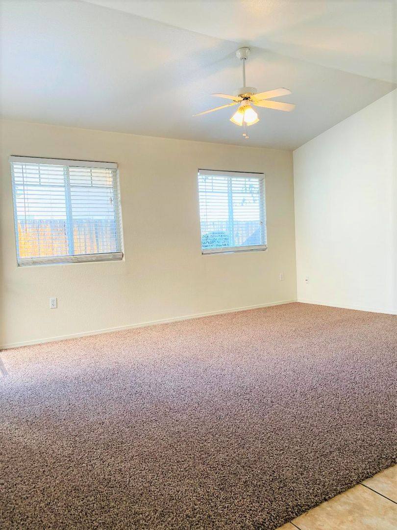 Apartment for rent at 941 W Dakota Ave, Fresno, CA 93705