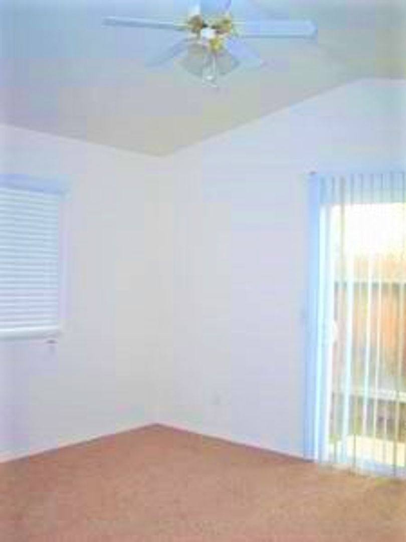 Apartment for rent at 941 W Dakota Ave, Fresno, CA 93705