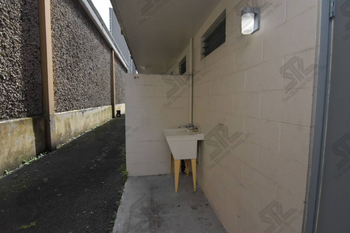 Apartment for rent at 1323 Nuuanu Ave, Honolulu, HI 96817