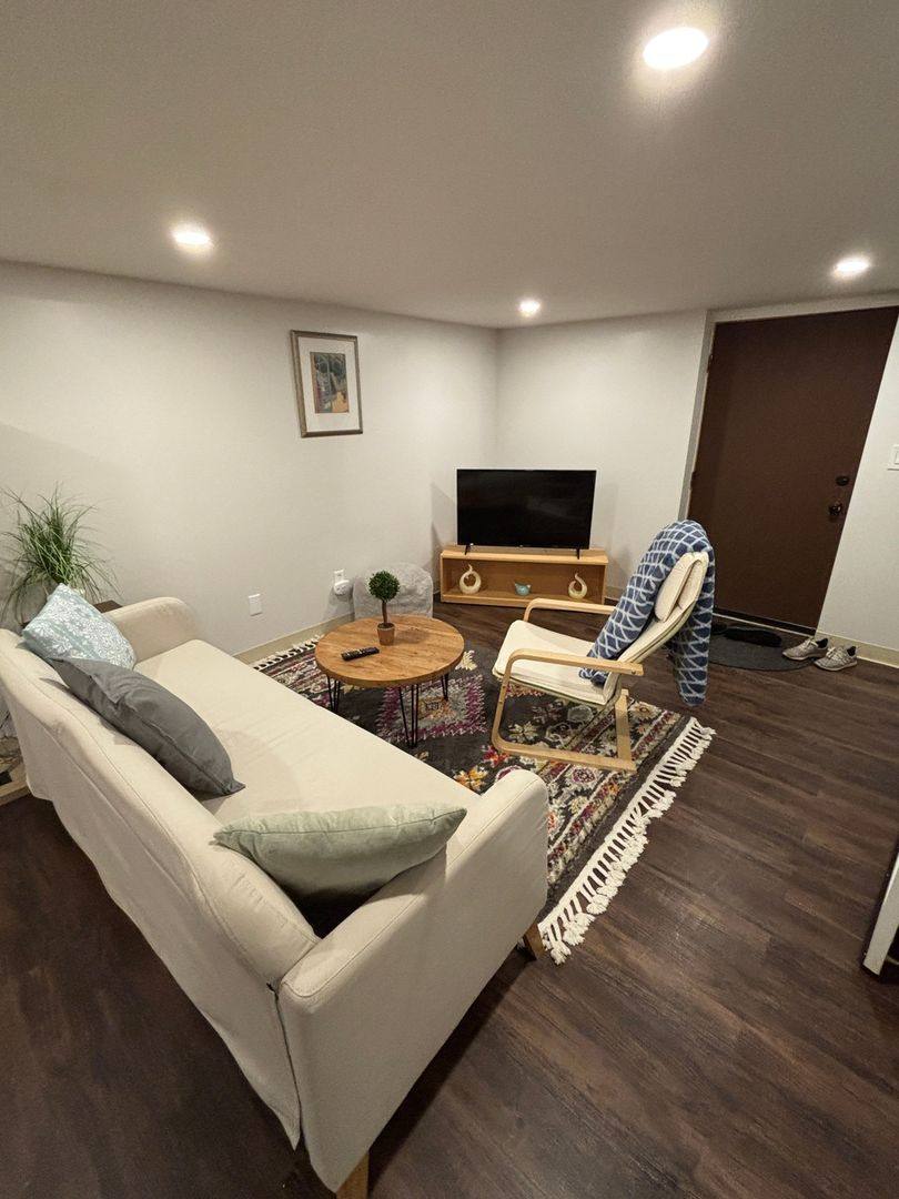Townhouse for rent at 8316 49th Ave S, Seattle, WA 98118