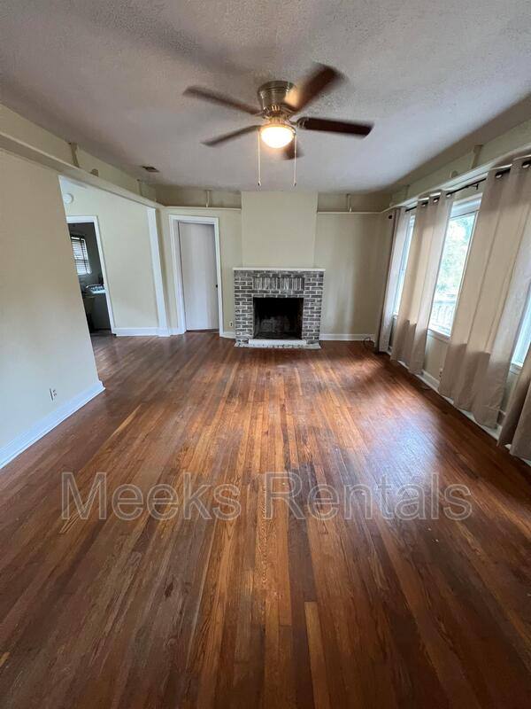 House for rent at 1418 Ravinia Rd, Charleston, WV 25314