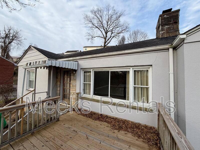 House for rent at 1418 Ravinia Rd, Charleston, WV 25314