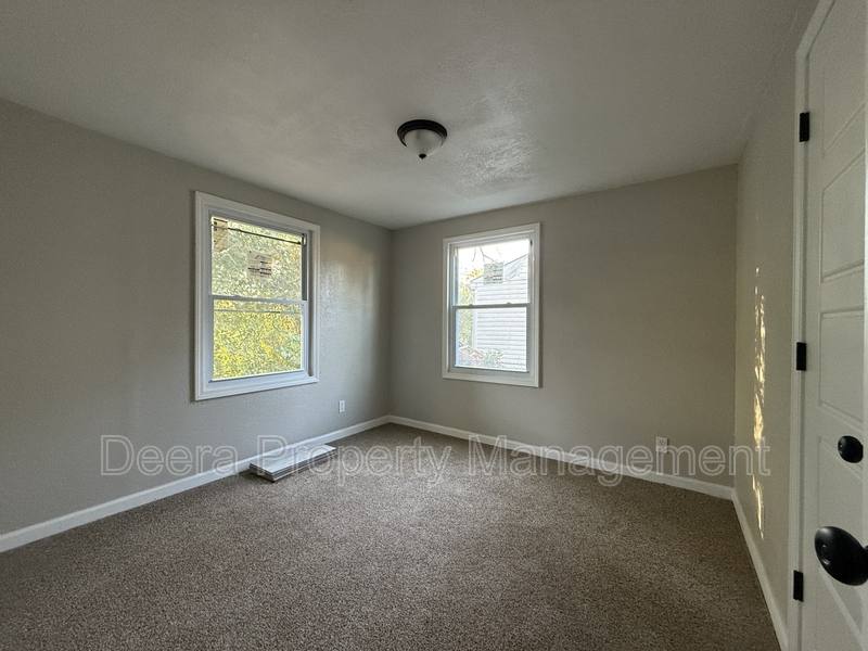House for rent at 2753 N 34th St, Kansas City, KS 66104