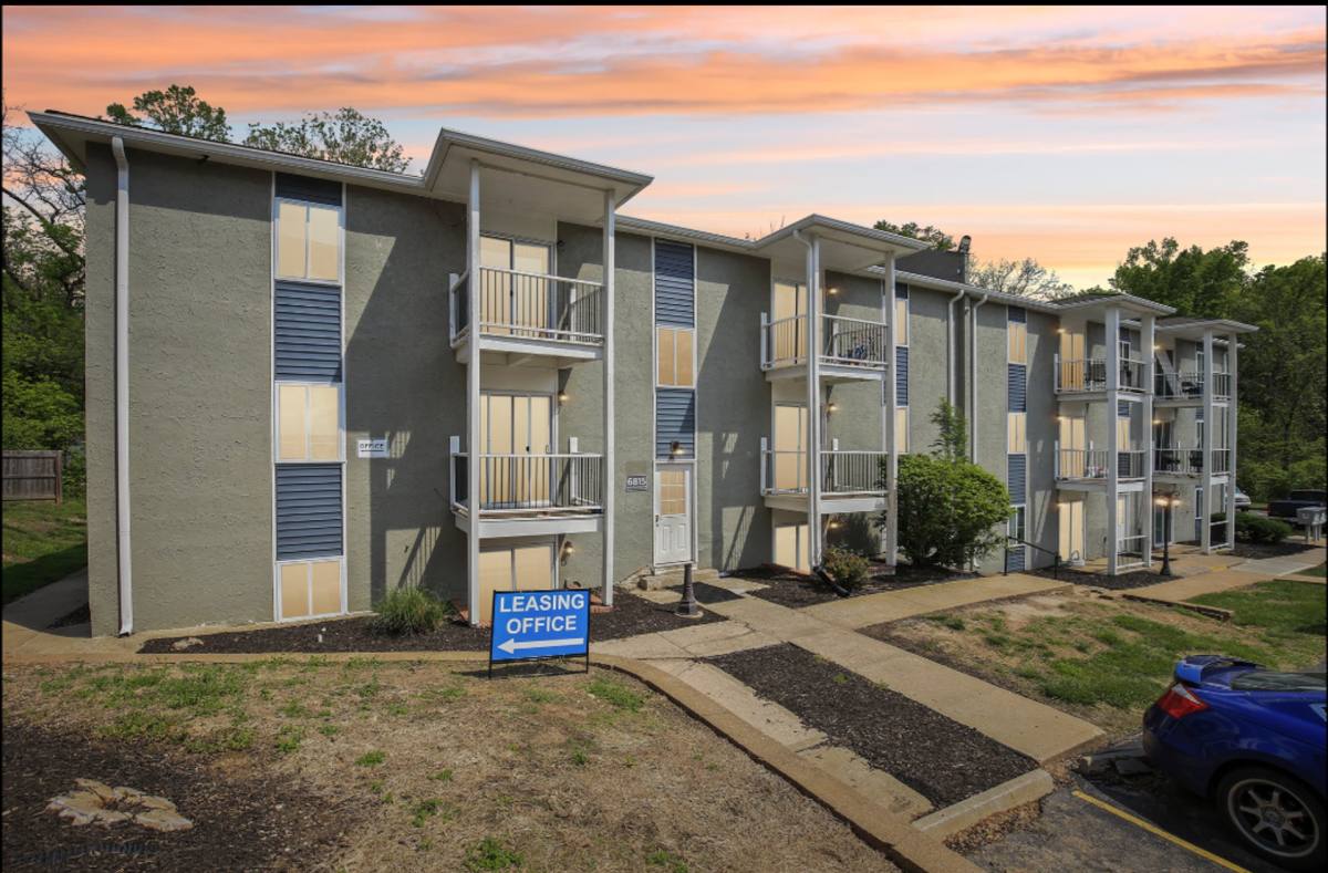 Apartment for rent at 6829 N Broadway, Kansas City, MO 64118