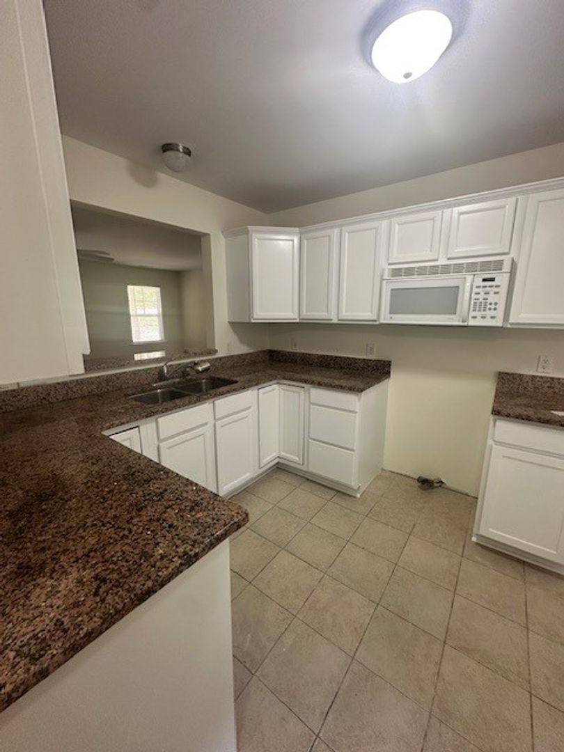 Condo for rent at 5138 Greenville Loop Rd, Wilmington, NC 28409
