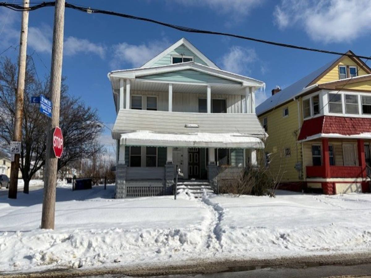 Apartment for rent at 3973 E 123rd St, Cleveland, OH 44105