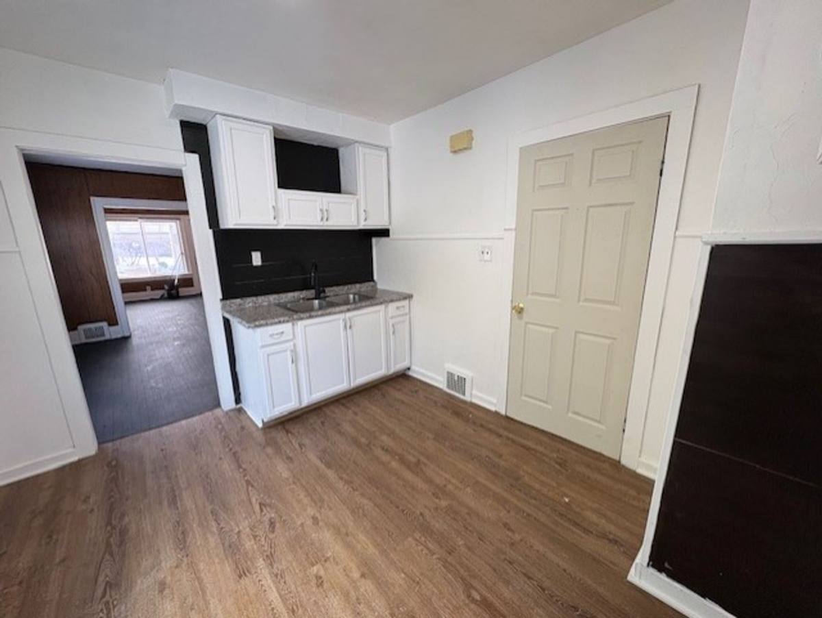 Apartment for rent at 3973 E 123rd St, Cleveland, OH 44105